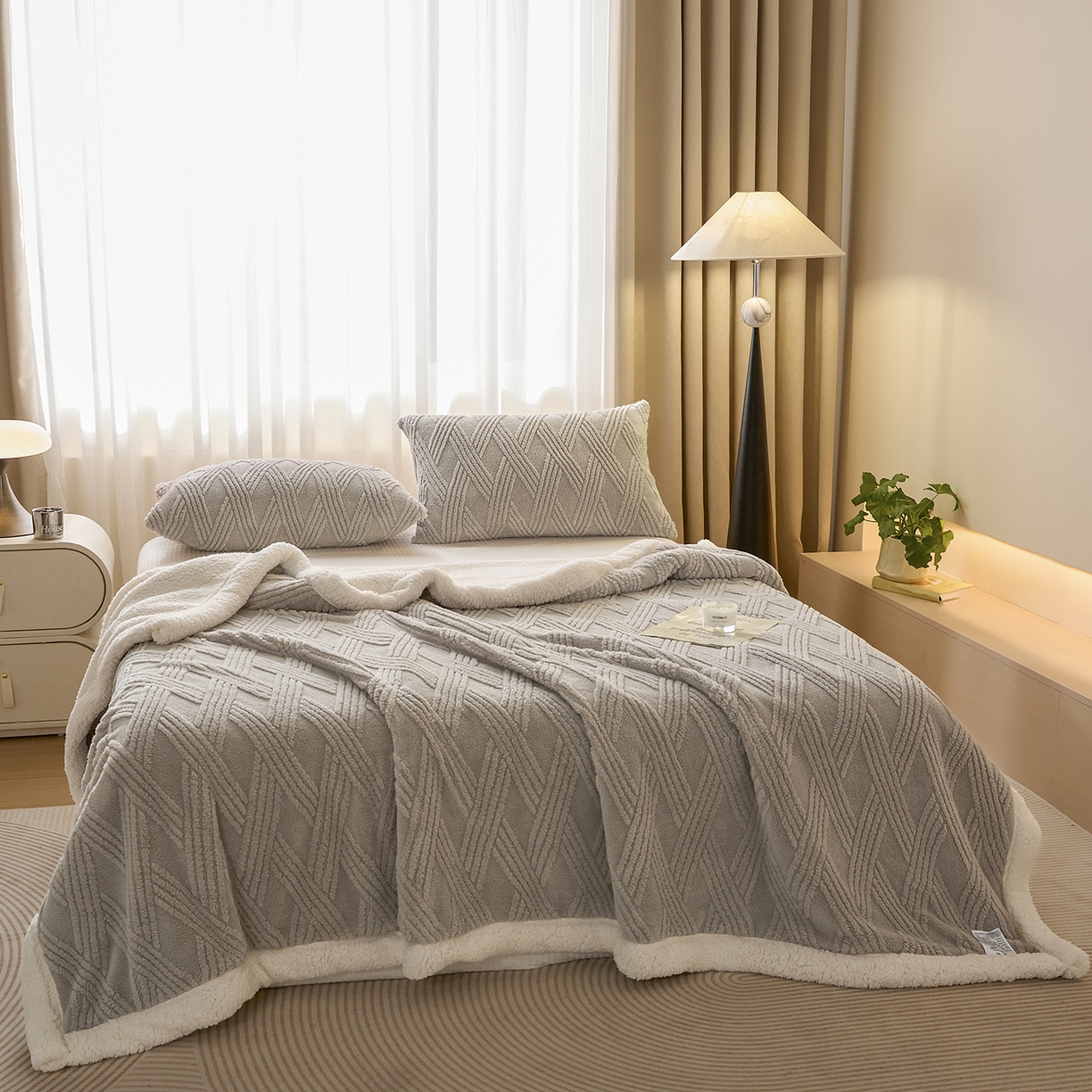 91家纺网 家纺一手货源 找家纺 欧邦 2025新款提花塔芙绒羊羔绒毛毯-素简系列 素简-浅灰