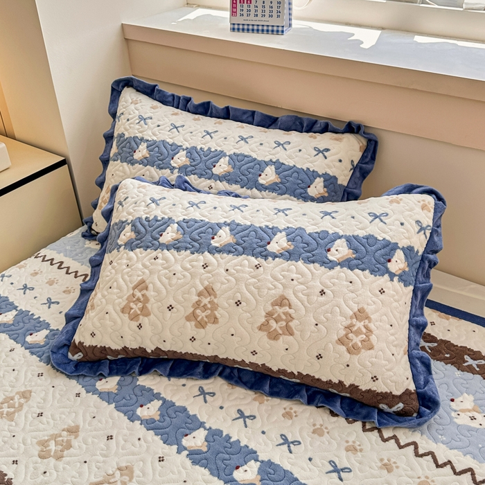 91家纺网 家纺一手货源 找家纺 （总）岚吉家纺 2025新款牛奶绒小花边床盖三件套