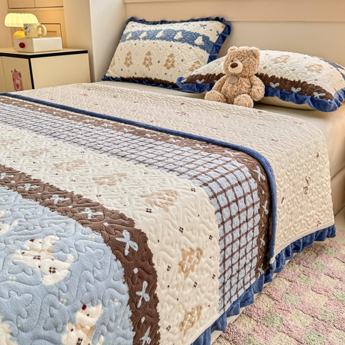 91家纺网 家纺一手货源 找家纺 （总）岚吉家纺 2025新款牛奶绒小花边床盖三件套