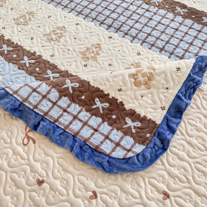 91家纺网 家纺一手货源 找家纺 （总）岚吉家纺 2025新款牛奶绒小花边床盖三件套