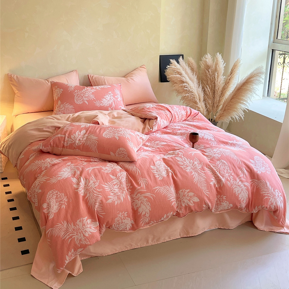 91家纺网 家纺一手货源 找家纺 佰亿莱 2026新款棉麻双层纱四件套第二批 夏日森林-粉