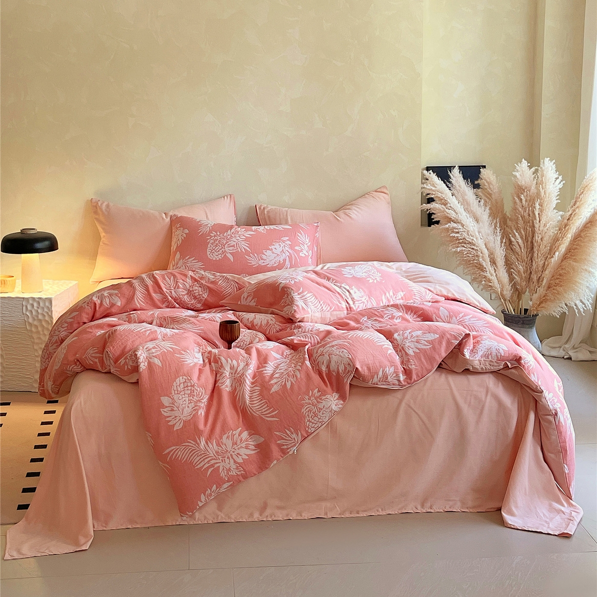 91家纺网 家纺一手货源 找家纺 佰亿莱 2026新款棉麻双层纱四件套第二批 夏日森林-粉