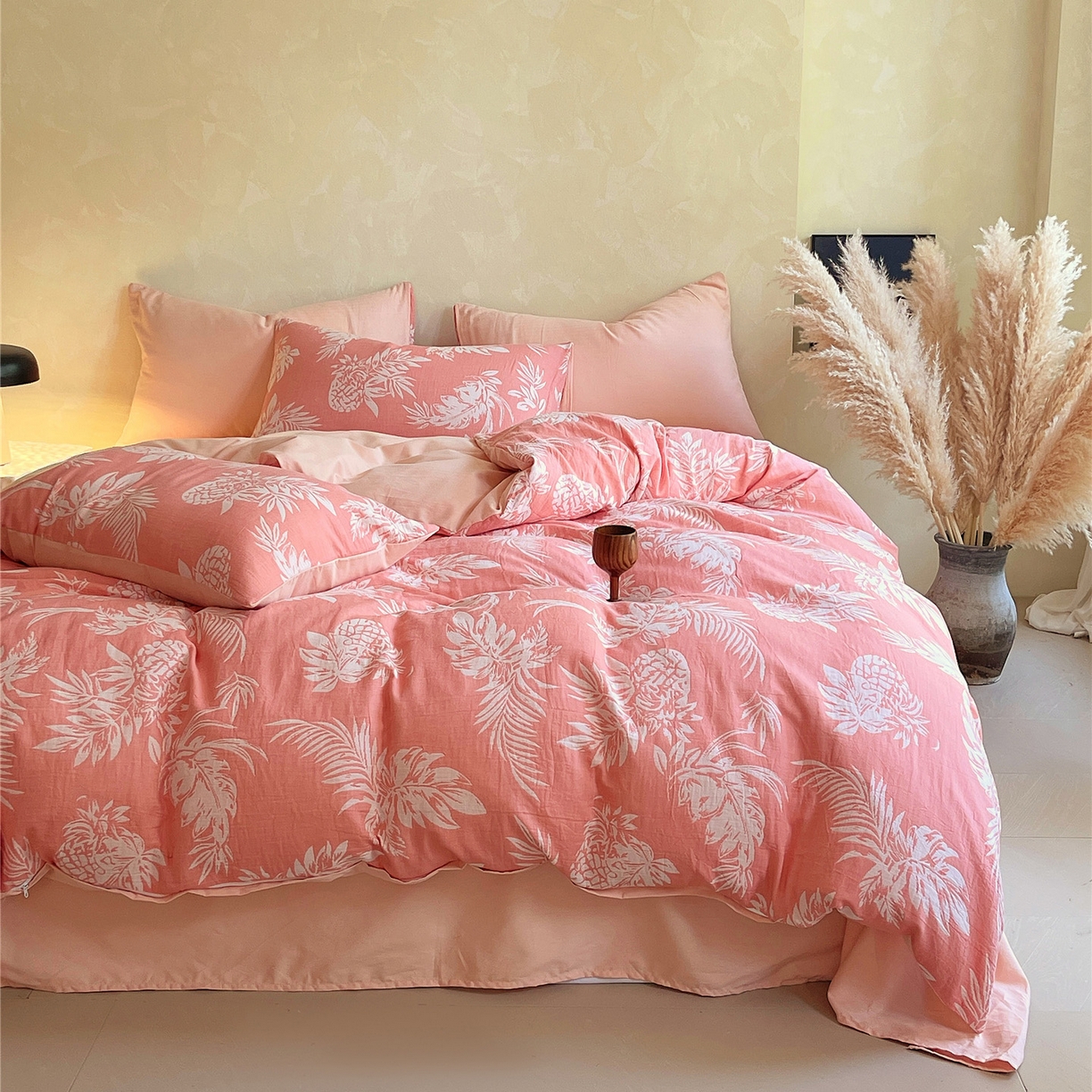 91家纺网 家纺一手货源 找家纺 佰亿莱 2026新款棉麻双层纱四件套第二批 夏日森林-粉