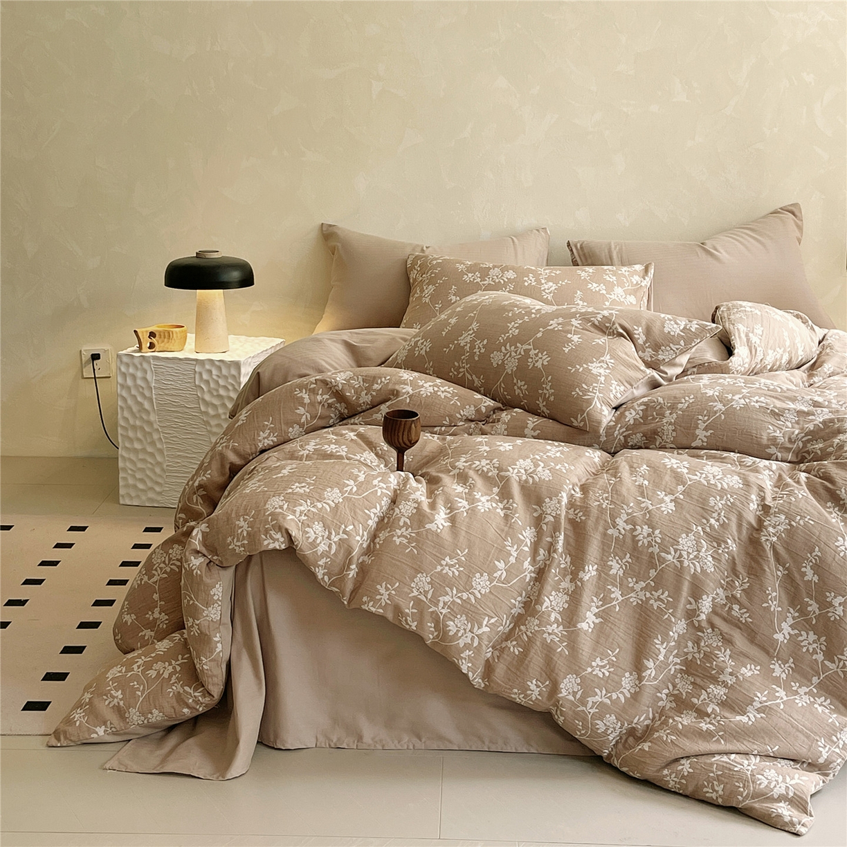 91家纺网 家纺一手货源 找家纺 佰亿莱 2026新款棉麻双层纱四件套第二批 南枝-卡其