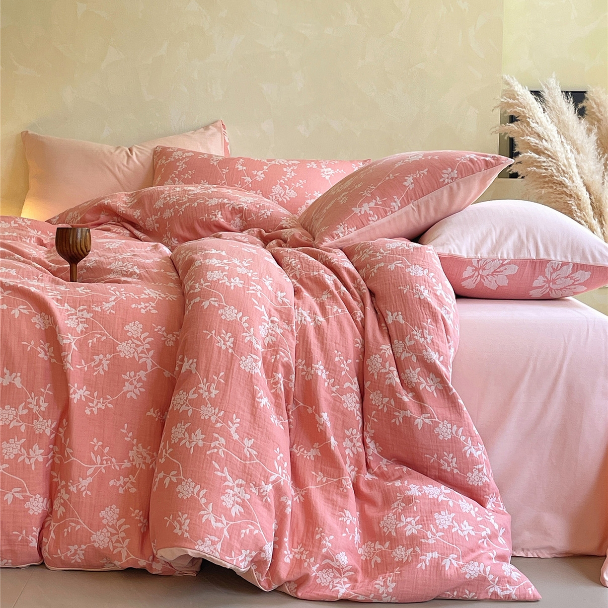 91家纺网 家纺一手货源 找家纺 佰亿莱 2026新款棉麻双层纱四件套第二批 南枝-粉