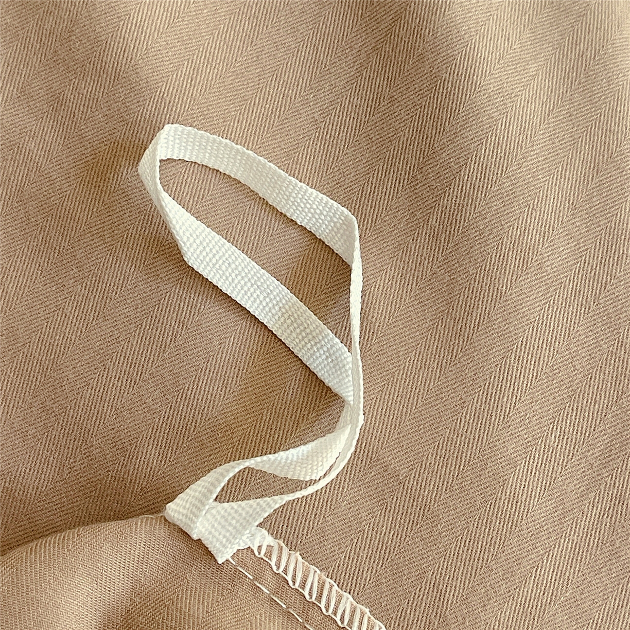 91家纺网 家纺一手货源 找家纺 佰亿莱 2026新款棉麻双层纱四件套第二批 青黛-卡其