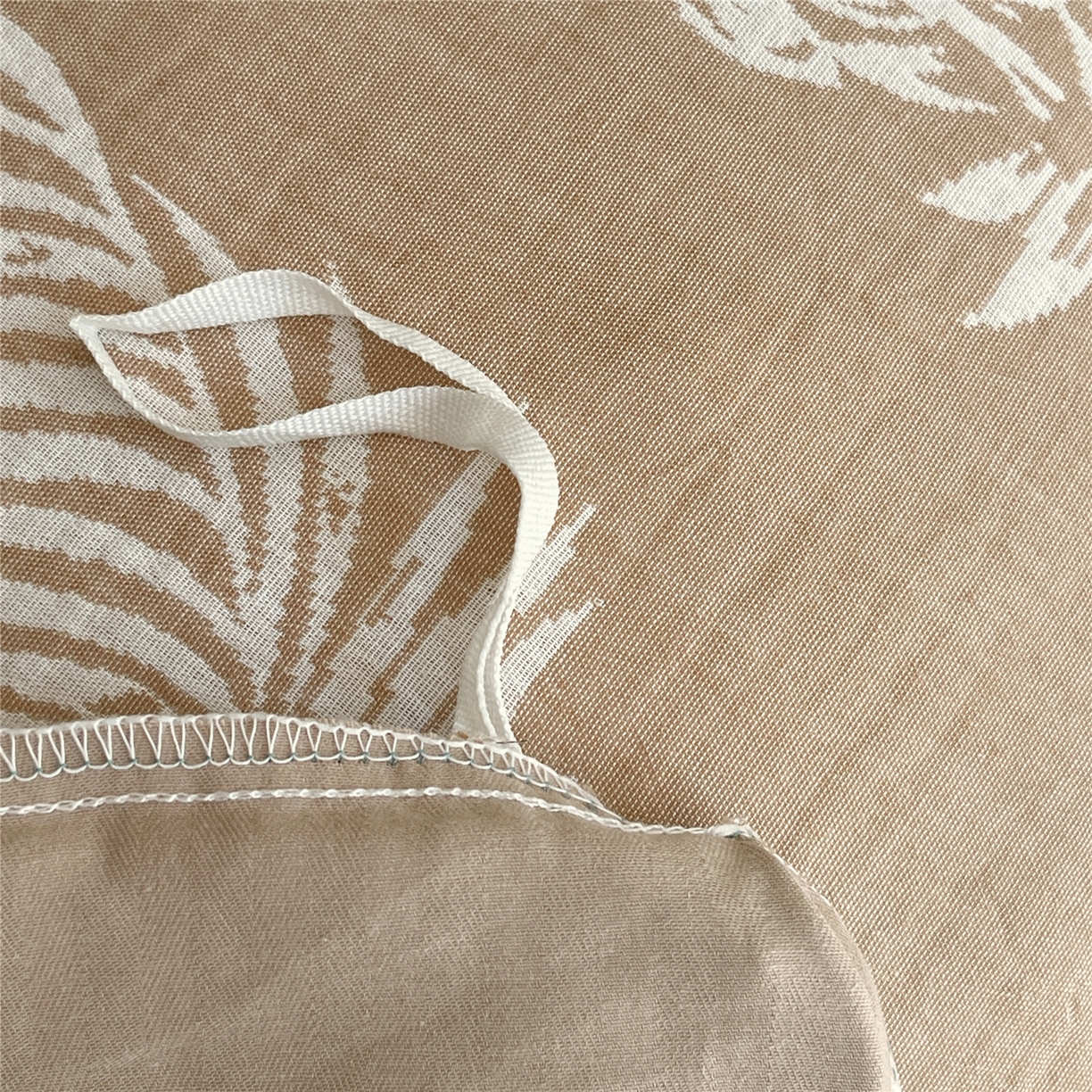 91家纺网 家纺一手货源 找家纺 佰亿莱 2026新款棉麻双层纱四件套第二批 夏日森林-卡其