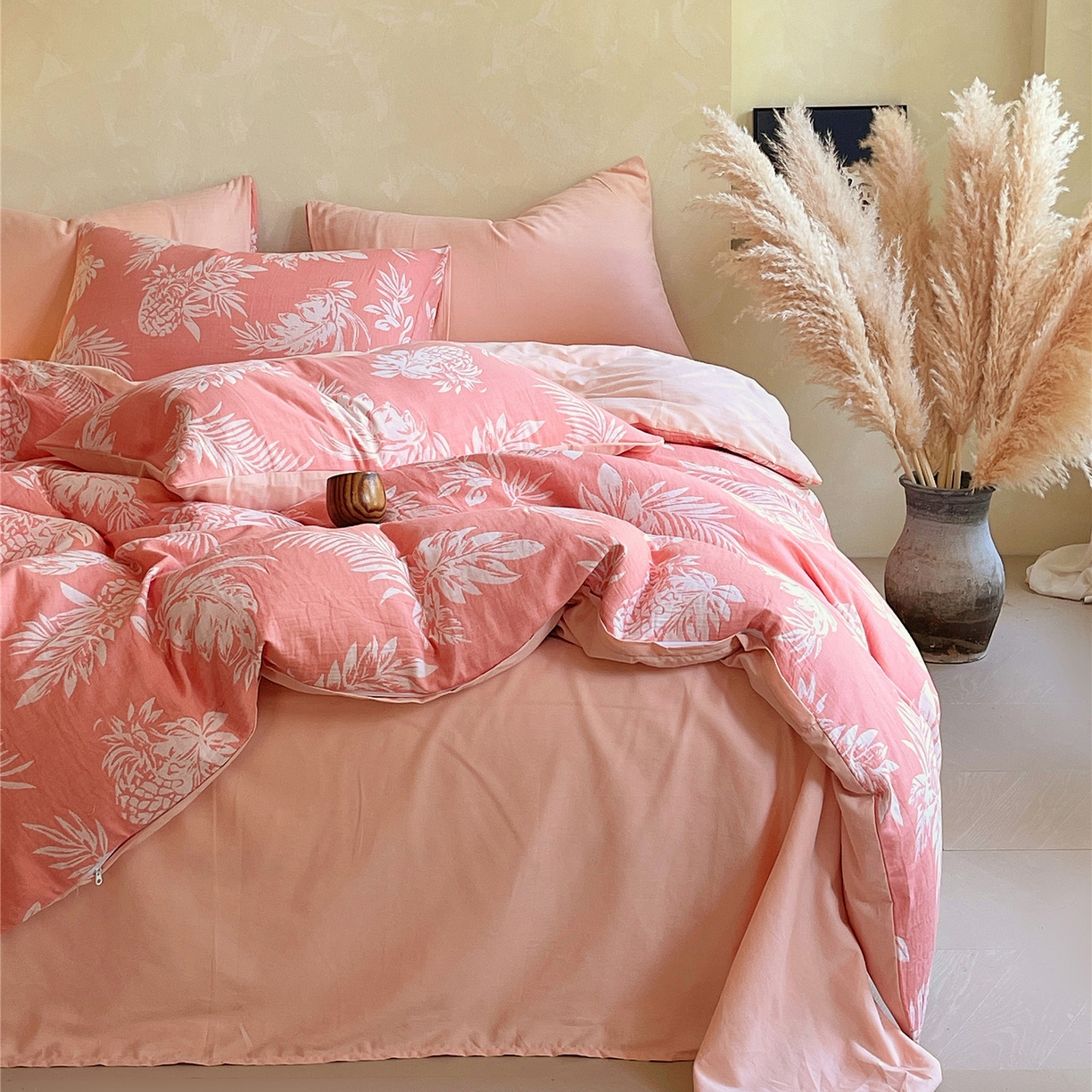 91家纺网 家纺一手货源 找家纺 佰亿莱 2026新款棉麻双层纱四件套第二批 夏日森林-粉