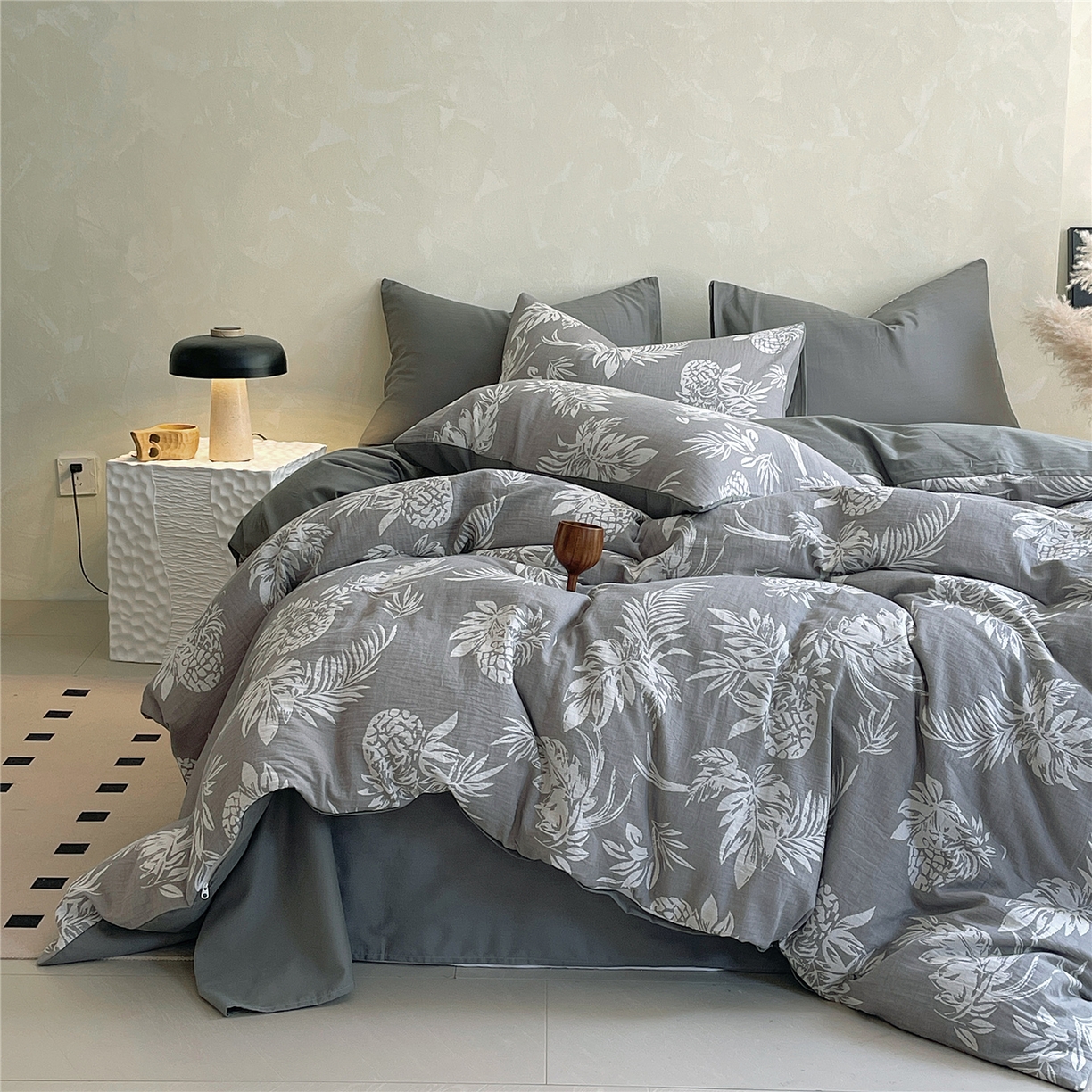 91家纺网 家纺一手货源 找家纺 佰亿莱 2026新款棉麻双层纱四件套第二批 夏日森林-灰