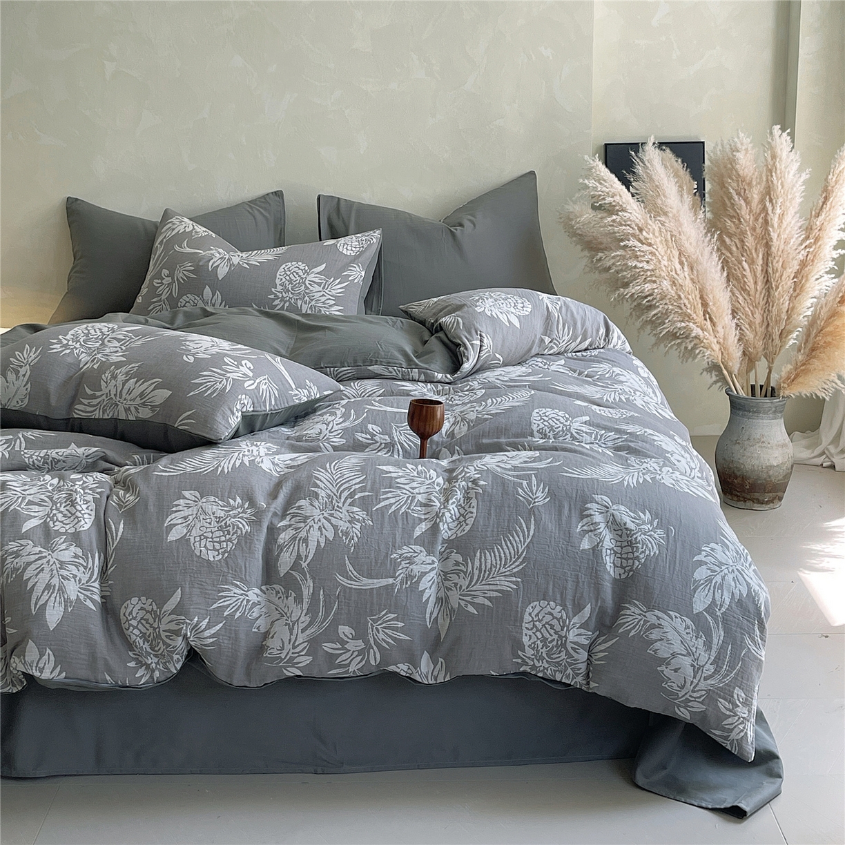 91家纺网 家纺一手货源 找家纺 佰亿莱 2026新款棉麻双层纱四件套第二批 夏日森林-灰