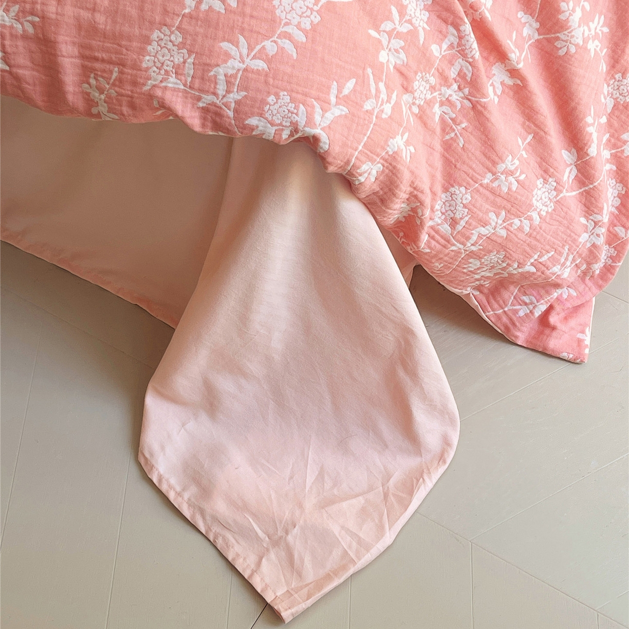 91家纺网 家纺一手货源 找家纺 佰亿莱 2026新款棉麻双层纱四件套第二批 南枝-粉