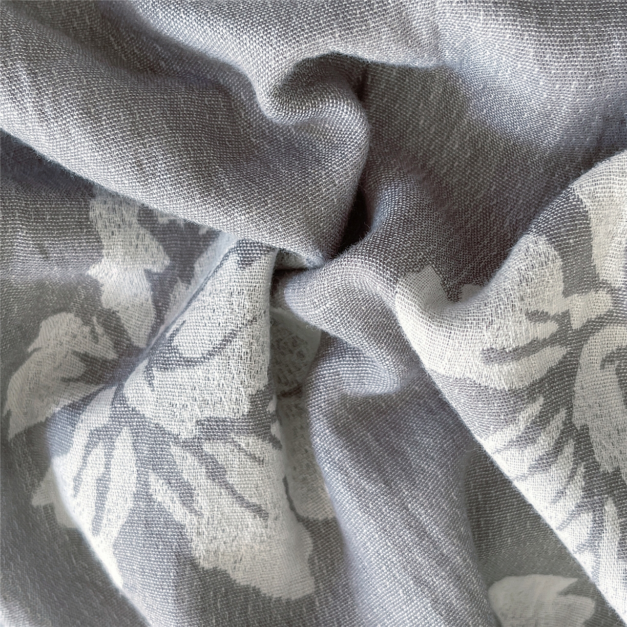 91家纺网 家纺一手货源 找家纺 佰亿莱 2026新款棉麻双层纱四件套第二批 春屿-灰