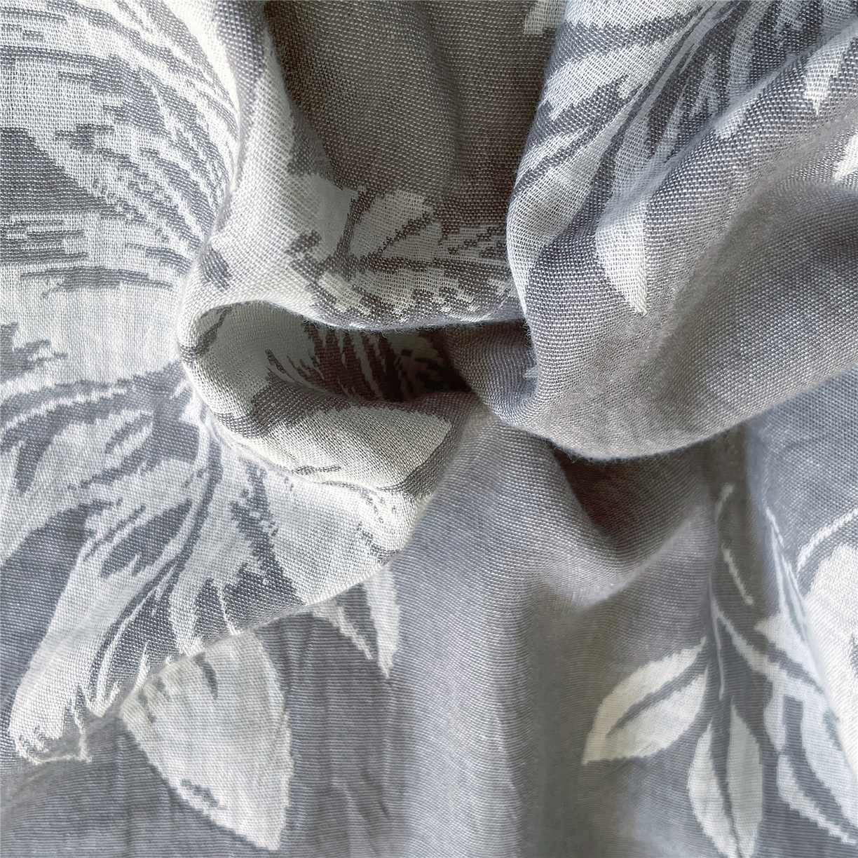 91家纺网 家纺一手货源 找家纺 佰亿莱 2026新款棉麻双层纱四件套第二批 夏日森林-灰