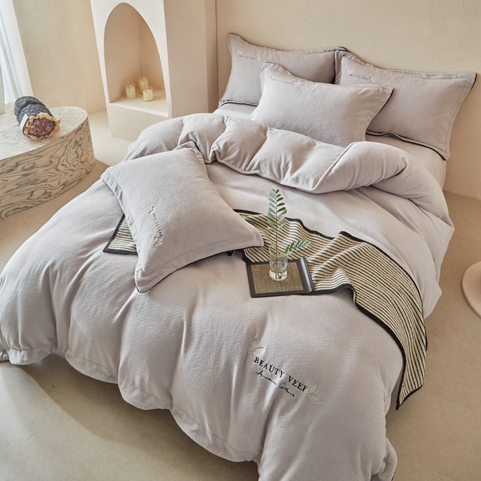 91家纺网 家纺一手货源 找家纺 孑寐家纺 2025新款进口加厚艾尼绒四件套 艾尼绒-灰色