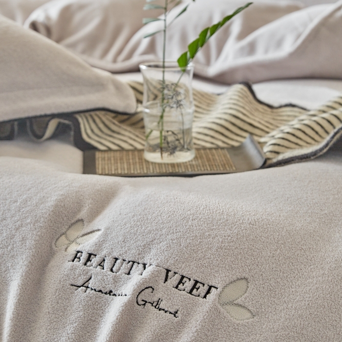 91家纺网 家纺一手货源 找家纺 孑寐家纺 2025新款进口加厚艾尼绒四件套 艾尼绒-灰色