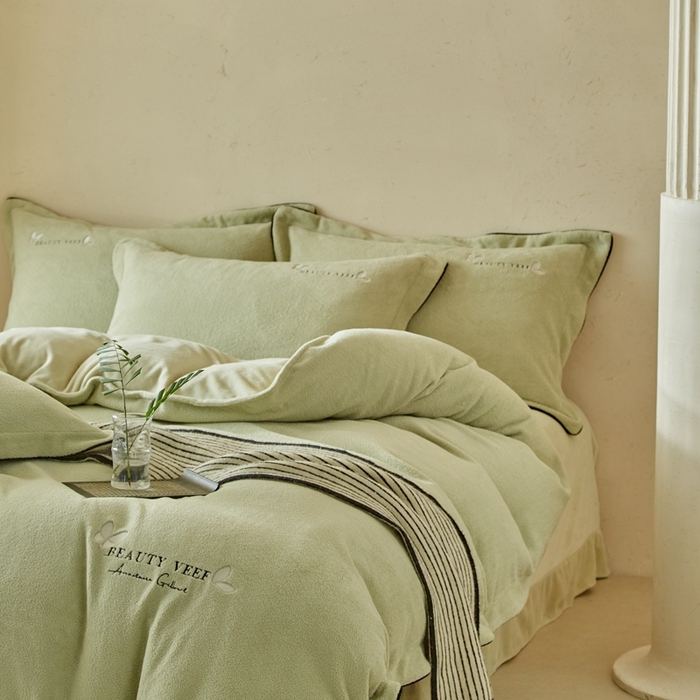 91家纺网 家纺一手货源 找家纺 孑寐家纺 2025新款进口加厚艾尼绒四件套 艾尼绒-绿色