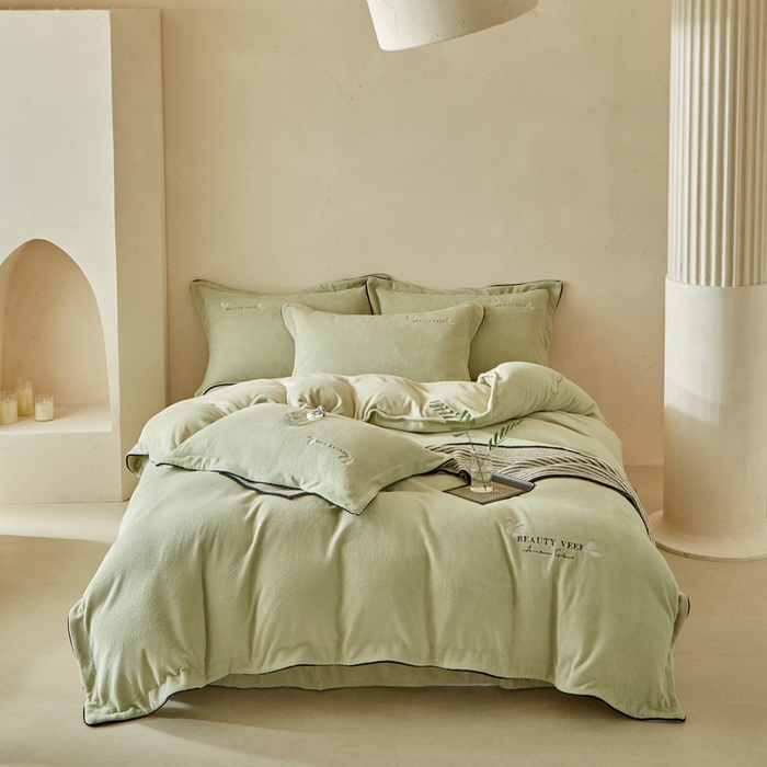 91家纺网 家纺一手货源 找家纺 孑寐家纺 2025新款进口加厚艾尼绒四件套 艾尼绒-绿色