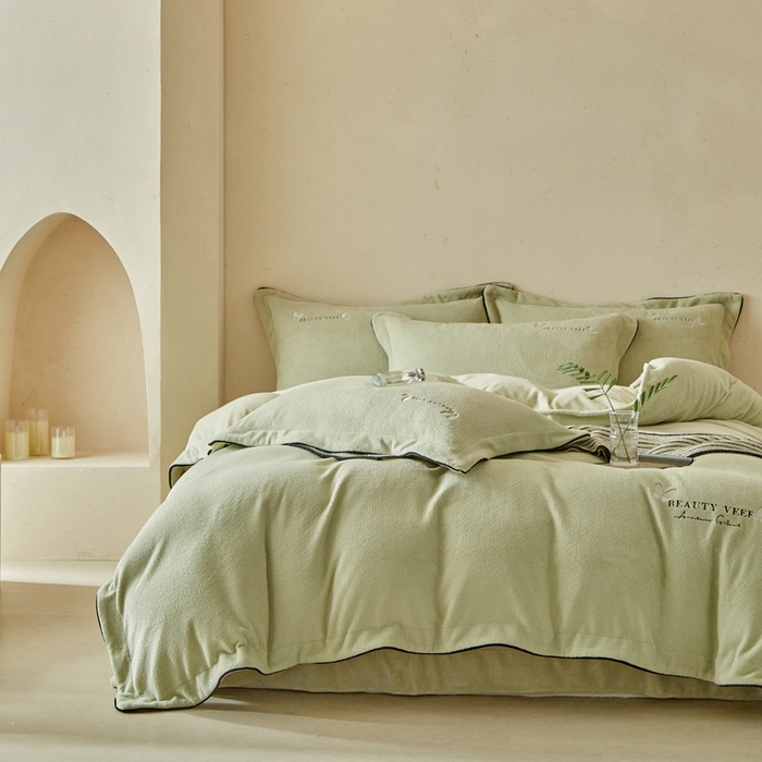 91家纺网 家纺一手货源 找家纺 孑寐家纺 2025新款进口加厚艾尼绒四件套 艾尼绒-绿色