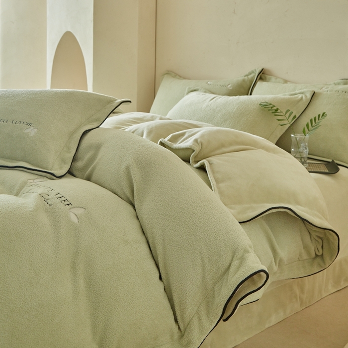 91家纺网 家纺一手货源 找家纺 孑寐家纺 2025新款进口加厚艾尼绒四件套 艾尼绒-绿色