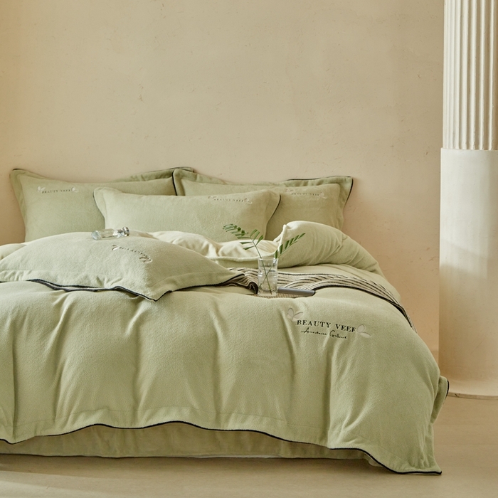 91家纺网 家纺一手货源 找家纺 孑寐家纺 2025新款进口加厚艾尼绒四件套 艾尼绒-绿色