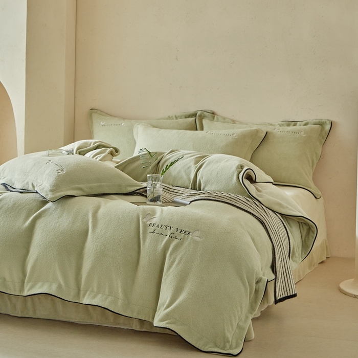 91家纺网 家纺一手货源 找家纺 孑寐家纺 2025新款进口加厚艾尼绒四件套 艾尼绒-绿色