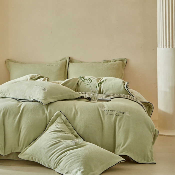 91家纺网 家纺一手货源 找家纺 孑寐家纺 2025新款进口加厚艾尼绒四件套 艾尼绒-绿色