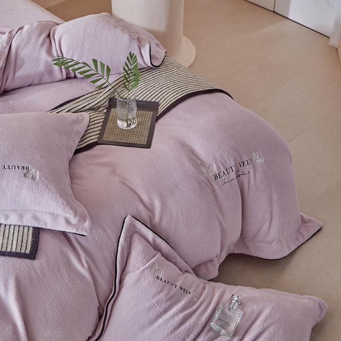 91家纺网 家纺一手货源 找家纺 孑寐家纺 2025新款进口加厚艾尼绒四件套 艾尼绒-紫色