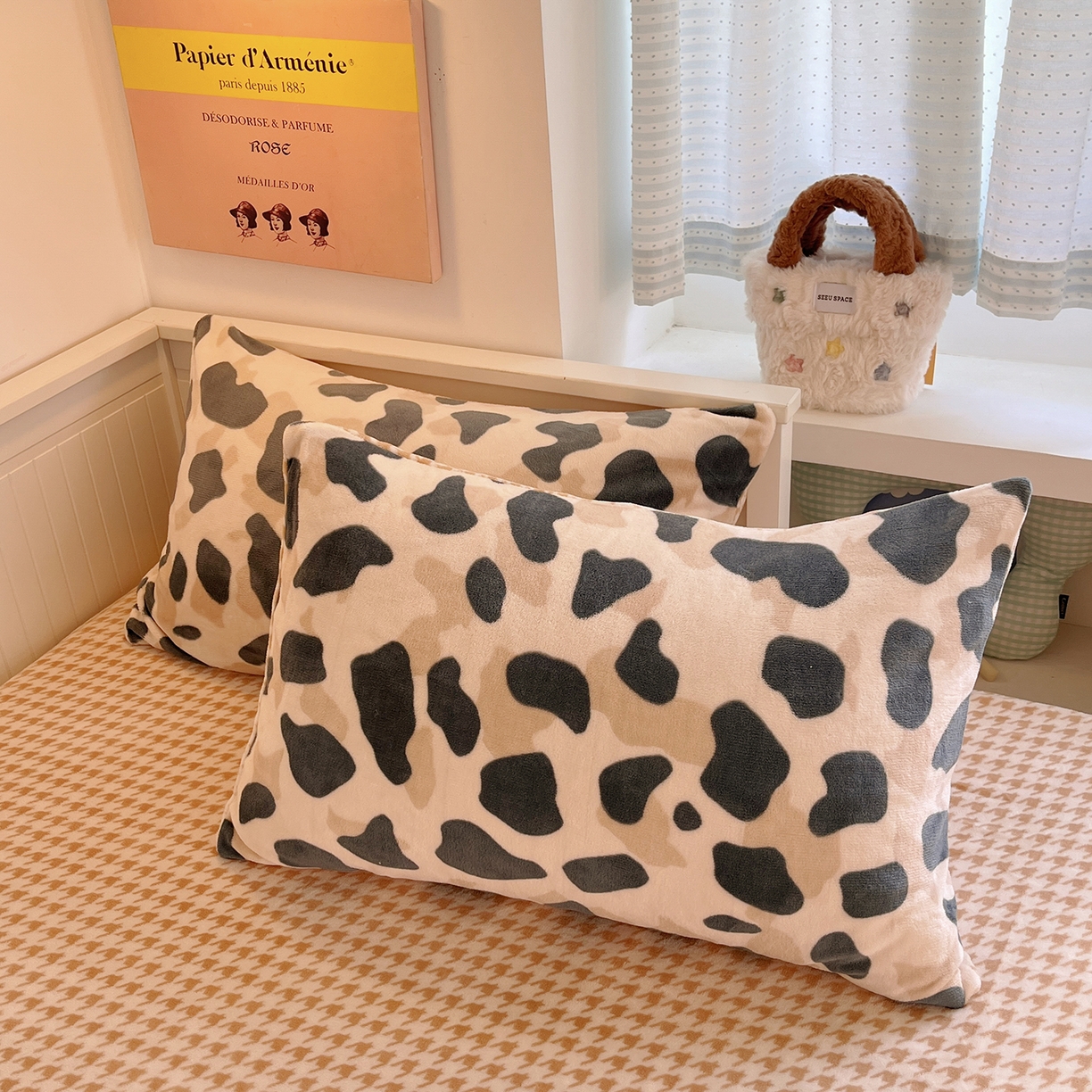 91家纺网 家纺一手货源 找家纺 桃子家居 2025新款A类ins小清新少女奶油卡通可爱加厚牛奶绒四件套 绒-豹点点绿咖