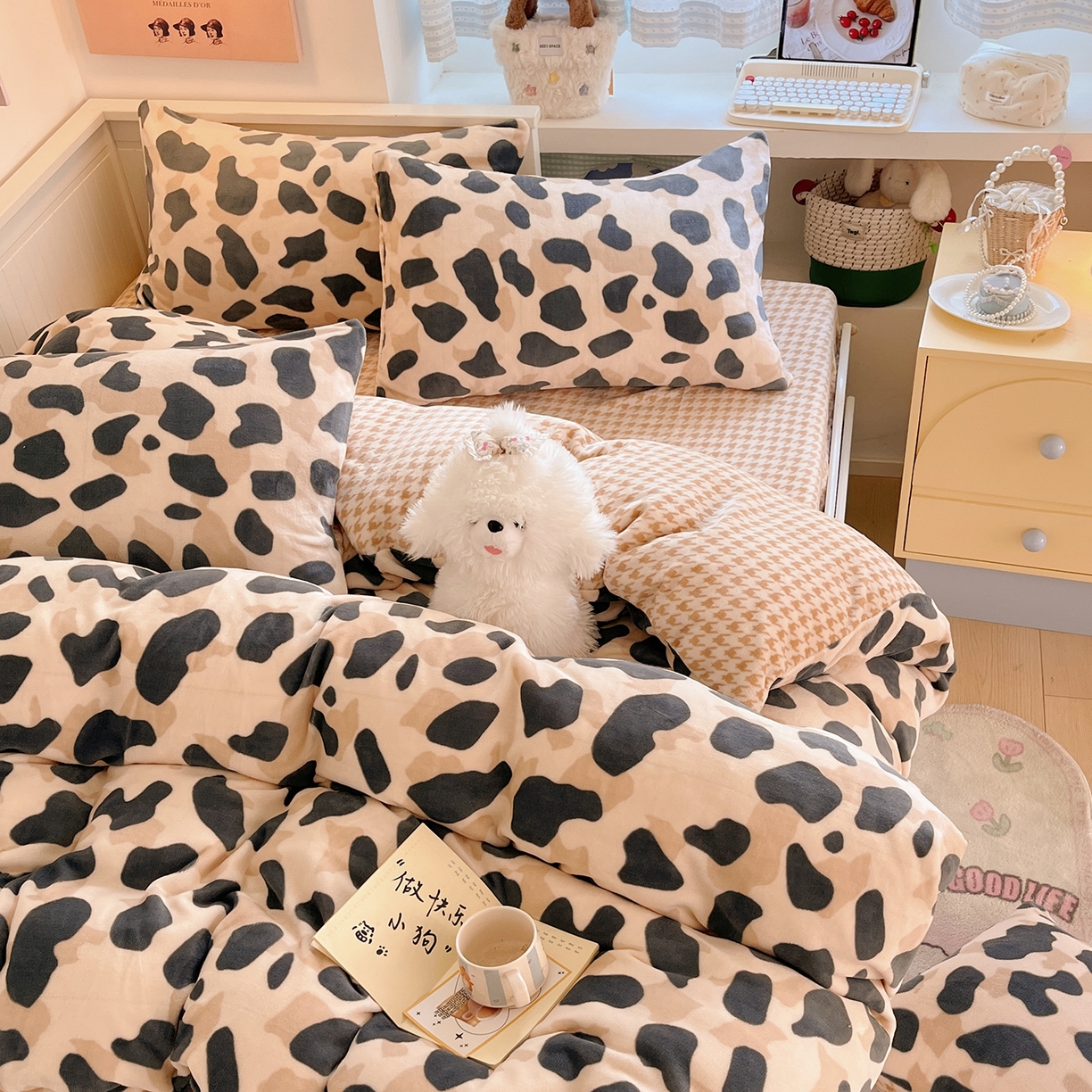 91家纺网 家纺一手货源 找家纺 桃子家居 2025新款A类ins小清新少女奶油卡通可爱加厚牛奶绒四件套 绒-豹点点绿咖