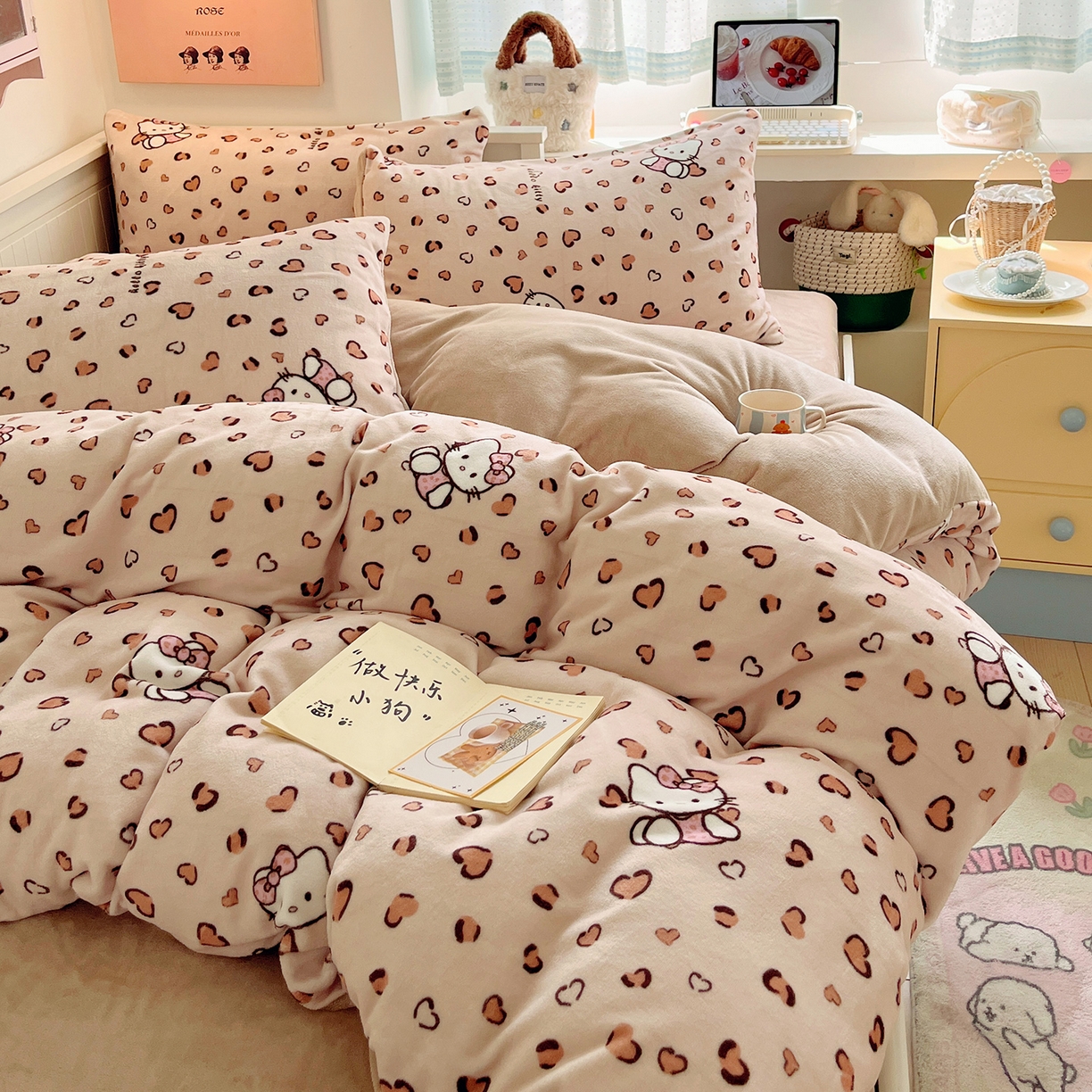 91家纺网 家纺一手货源 找家纺 桃子家居 2025新款A类ins小清新少女奶油卡通可爱加厚牛奶绒四件套 绒-豹纹心心猫咖