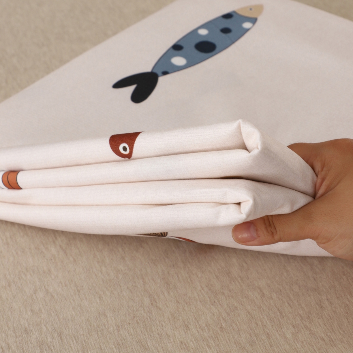 91家纺网 家纺一手货源 找家纺 金盛纺 2025新款全棉纯棉加厚磨毛印花单品床单 床单单件 渔趣