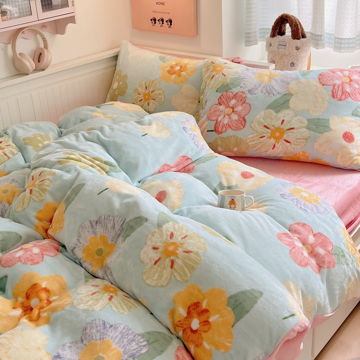 91家纺网 家纺一手货源 找家纺 桃子家居 2025新款A类ins小清新少女奶油卡通可爱加厚牛奶绒四件套 绒-缤纷花园