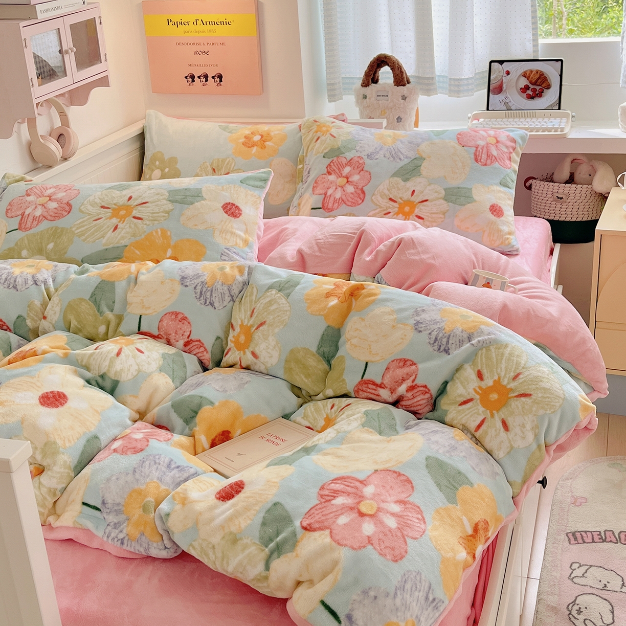 91家纺网 家纺一手货源 找家纺 桃子家居 2025新款A类ins小清新少女奶油卡通可爱加厚牛奶绒四件套 绒-缤纷花园