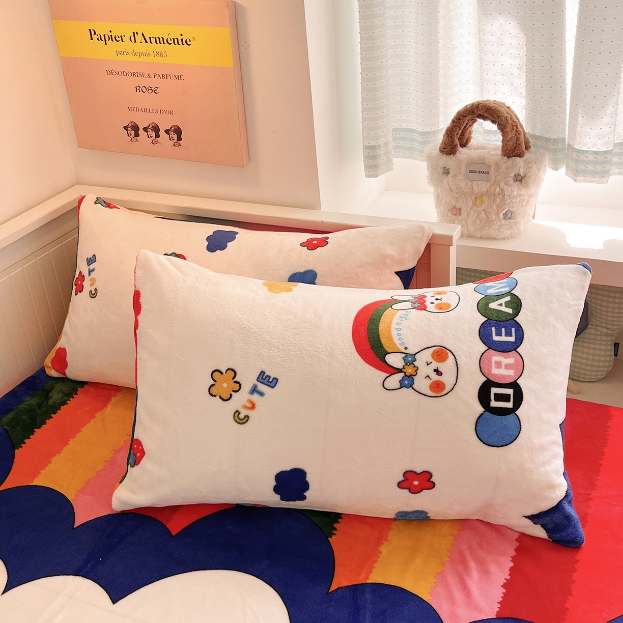 91家纺网 家纺一手货源 找家纺 桃子家居 2025新款A类ins小清新少女奶油卡通可爱加厚牛奶绒四件套 绒-彩虹兔