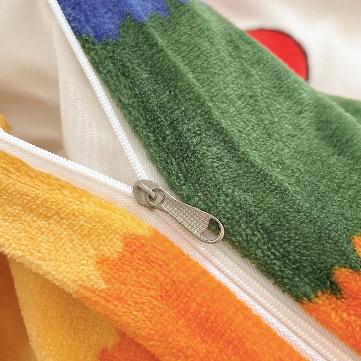 91家纺网 家纺一手货源 找家纺 桃子家居 2025新款A类ins小清新少女奶油卡通可爱加厚牛奶绒四件套 绒-彩虹兔