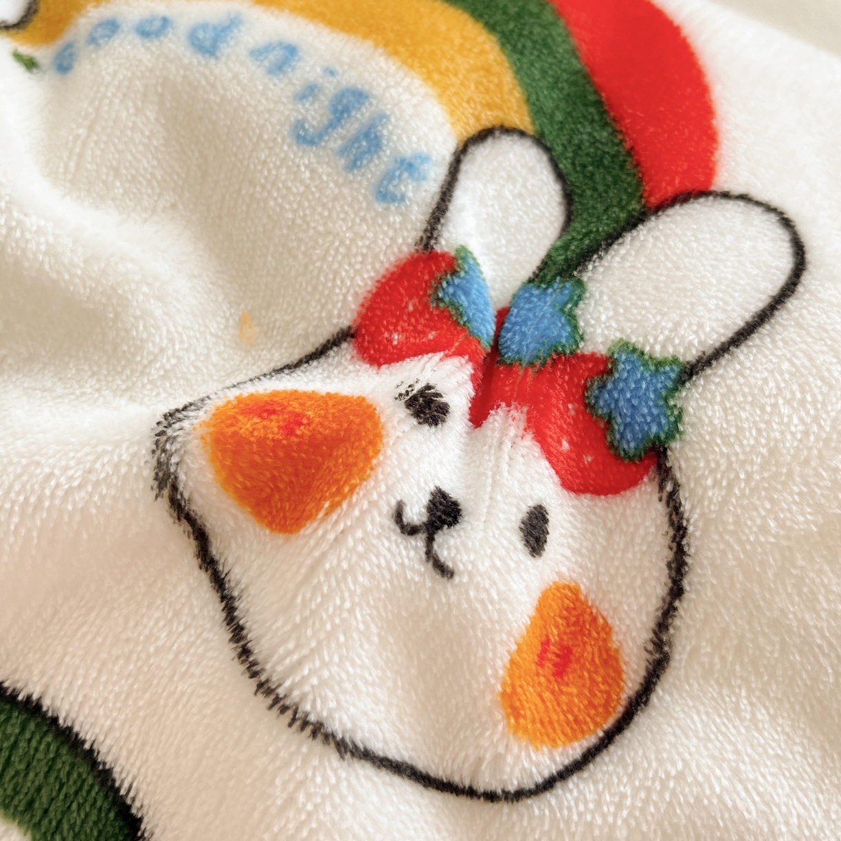 91家纺网 家纺一手货源 找家纺 桃子家居 2025新款A类ins小清新少女奶油卡通可爱加厚牛奶绒四件套 绒-彩虹兔