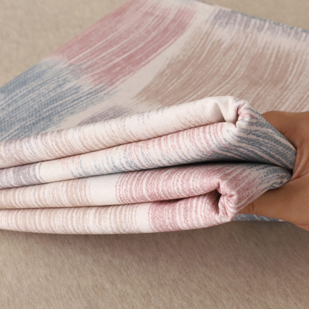 91家纺网 家纺一手货源 找家纺 金盛纺 2025新款全棉纯棉加厚磨毛印花单品床单 床单单件 樱为你