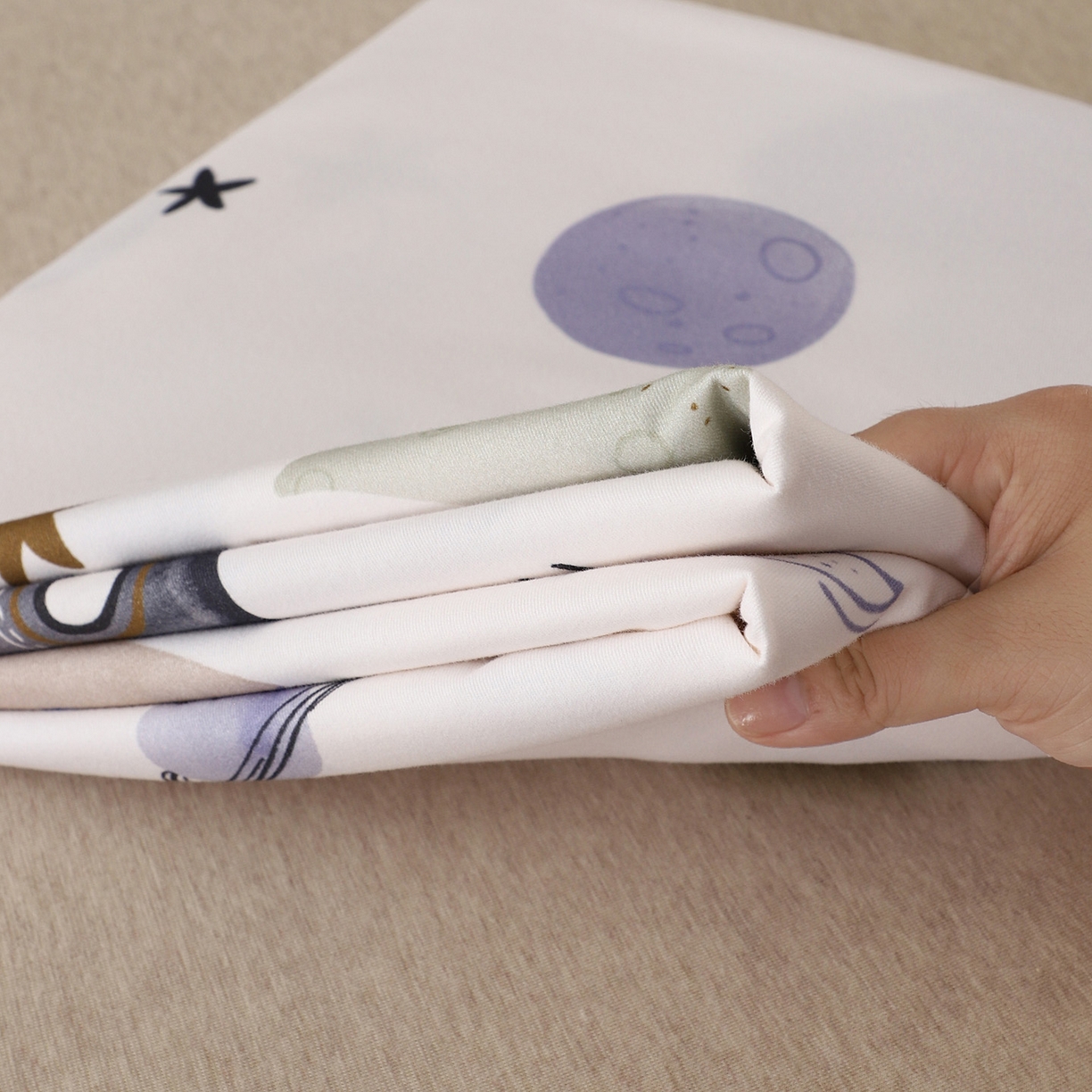 91家纺网 家纺一手货源 找家纺 金盛纺 2025新款全棉纯棉加厚磨毛印花单品床单 床单单件 太空漫步