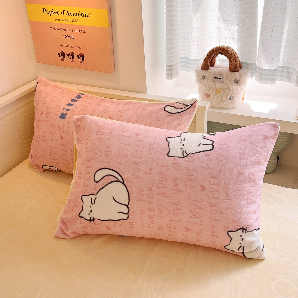 91家纺网 家纺一手货源 找家纺 桃子家居 2025新款A类ins小清新少女奶油卡通可爱加厚牛奶绒四件套 绒-粉奶黄猫