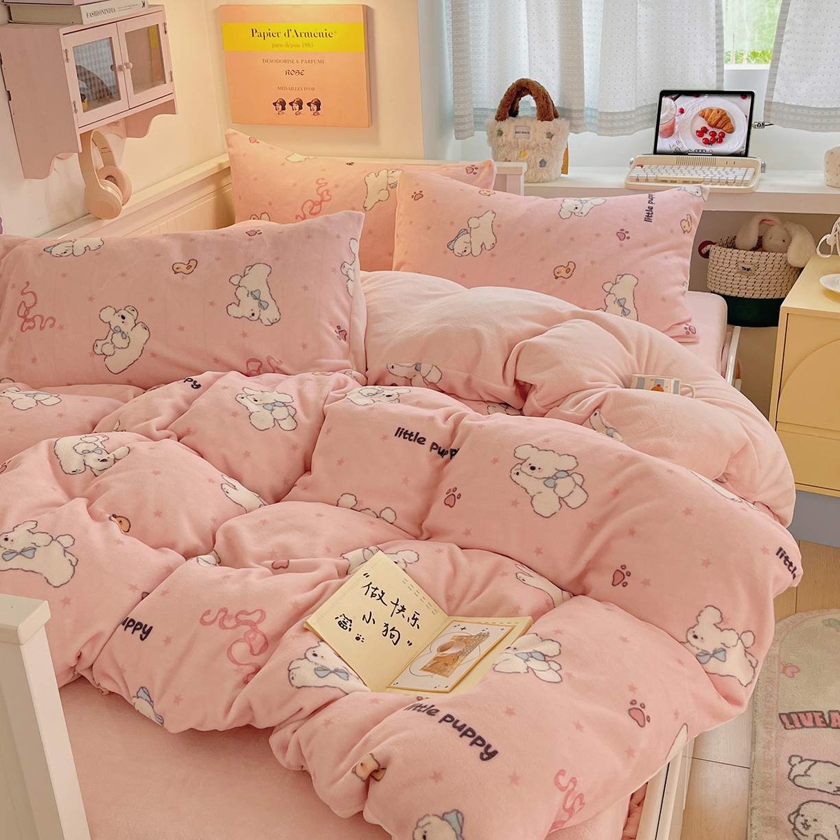 91家纺网 家纺一手货源 找家纺 桃子家居 2025新款A类ins小清新少女奶油卡通可爱加厚牛奶绒四件套 绒-粉小狗