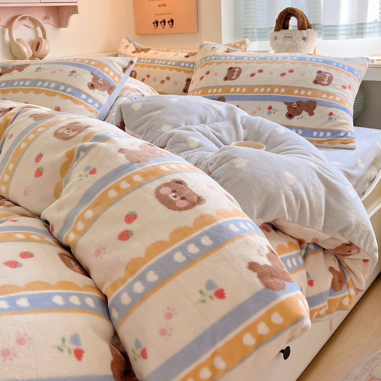 91家纺网 家纺一手货源 找家纺 桃子家居 2025新款A类ins小清新少女奶油卡通可爱加厚牛奶绒四件套 绒-可爱熊