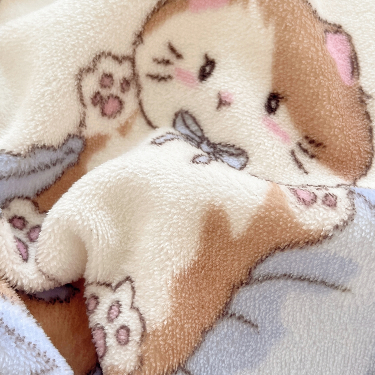 91家纺网 家纺一手货源 找家纺 桃子家居 2025新款A类ins小清新少女奶油卡通可爱加厚牛奶绒四件套 绒-快乐喵