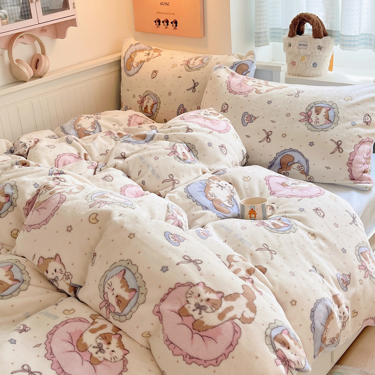 91家纺网 家纺一手货源 找家纺 桃子家居 2025新款A类ins小清新少女奶油卡通可爱加厚牛奶绒四件套 绒-快乐喵