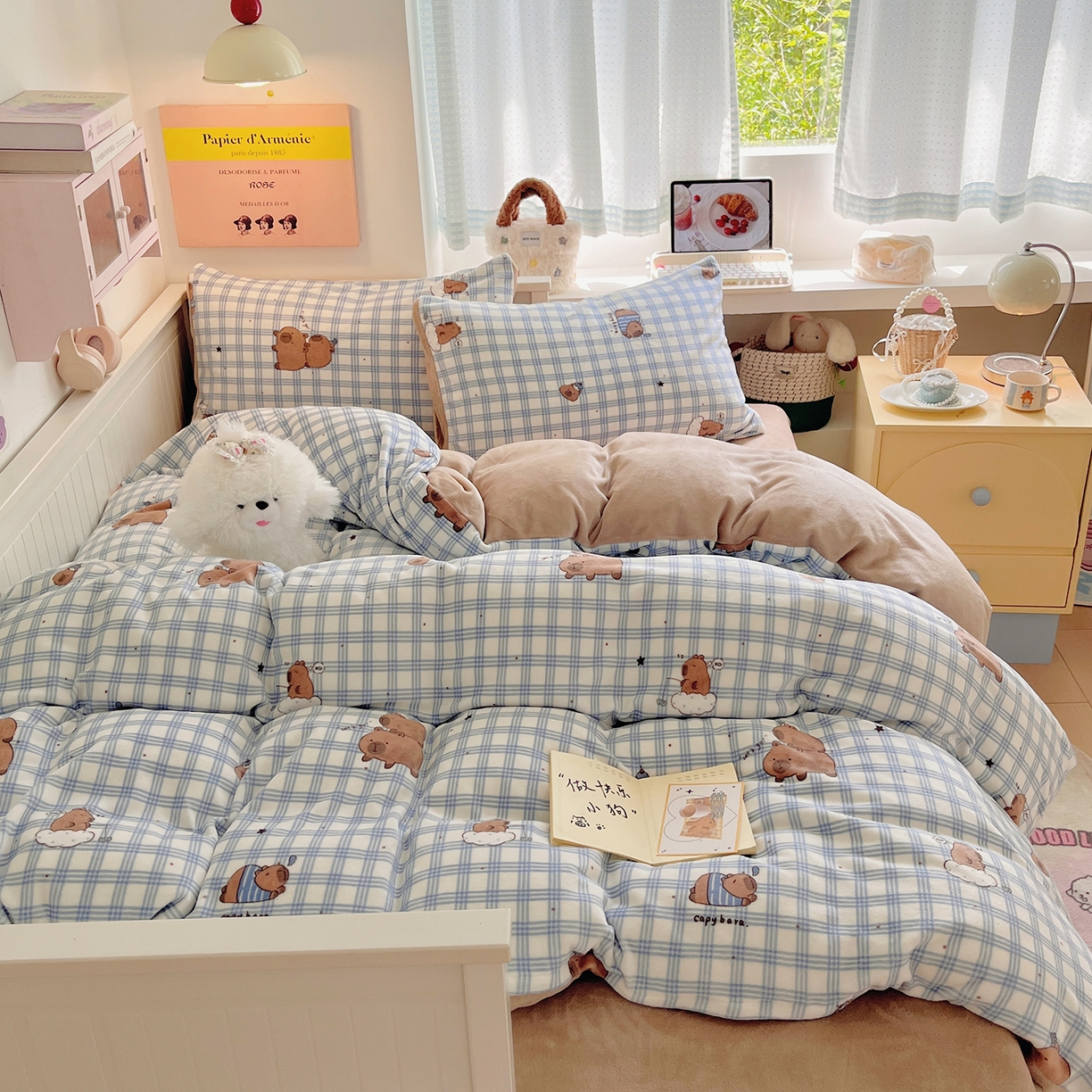 91家纺网 家纺一手货源 找家纺 桃子家居 2025新款A类ins小清新少女奶油卡通可爱加厚牛奶绒四件套 绒-蓝格卡皮巴拉