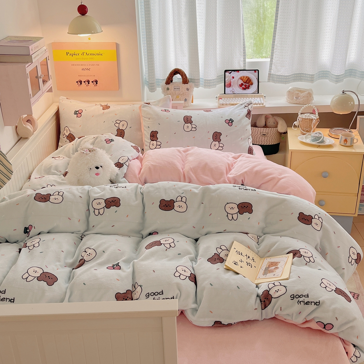 91家纺网 家纺一手货源 找家纺 桃子家居 2025新款A类ins小清新少女奶油卡通可爱加厚牛奶绒四件套 绒-蓝色熊兔