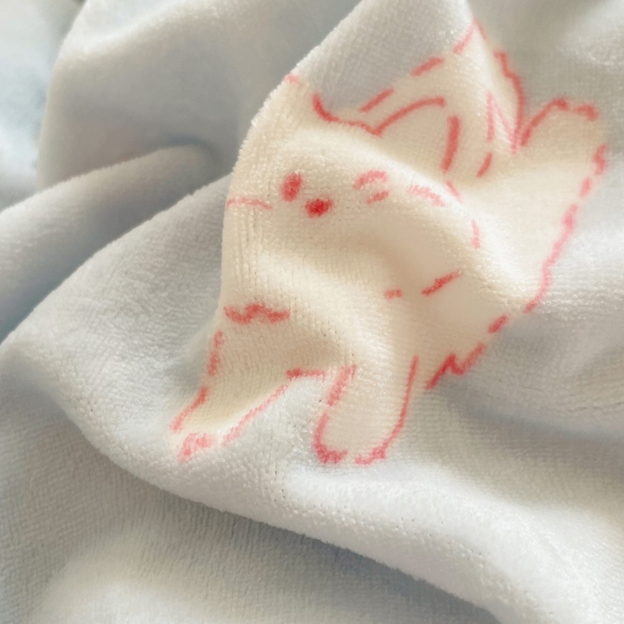 91家纺网 家纺一手货源 找家纺 桃子家居 2025新款A类ins小清新少女奶油卡通可爱加厚牛奶绒四件套 绒-蓝甜心猫咪