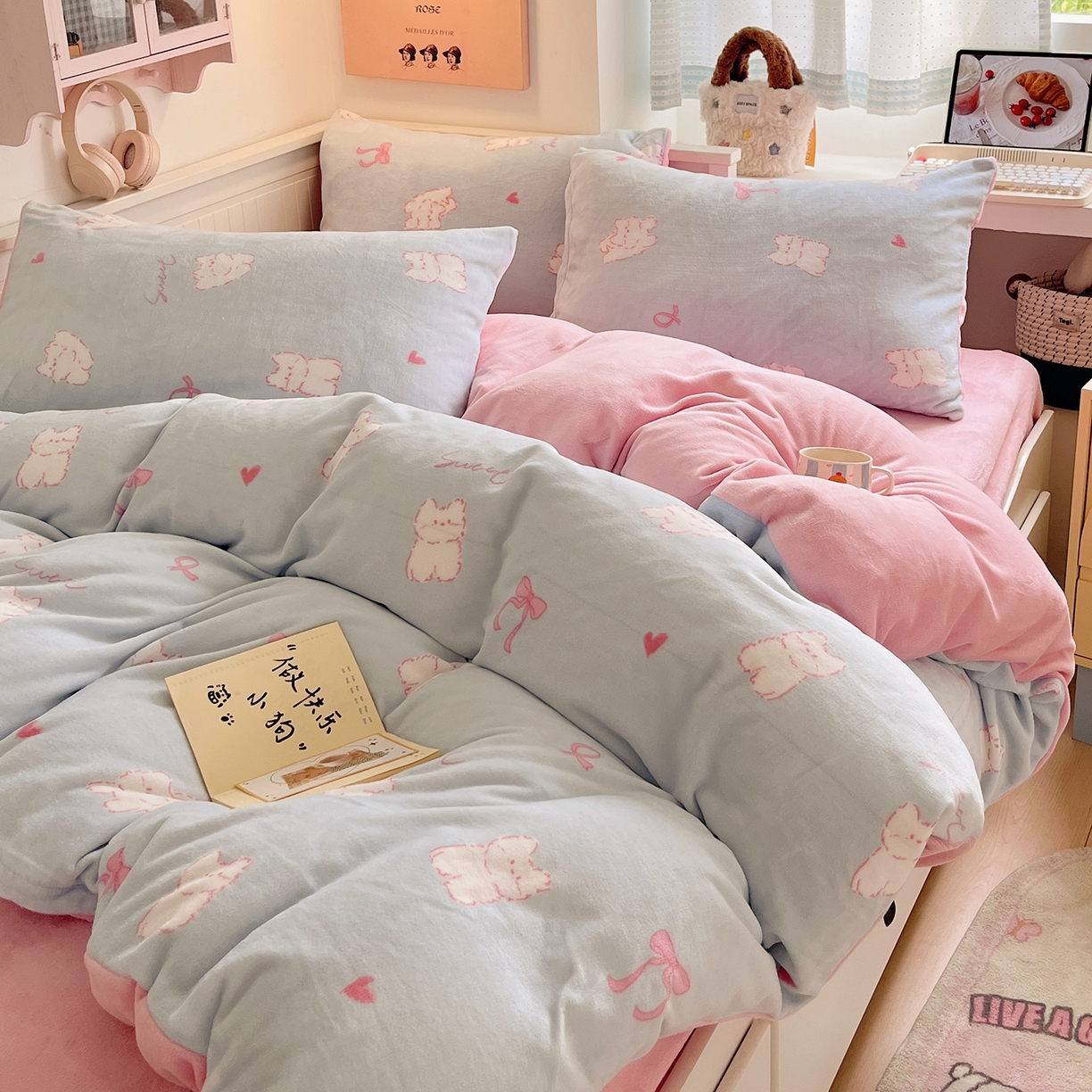 91家纺网 家纺一手货源 找家纺 桃子家居 2025新款A类ins小清新少女奶油卡通可爱加厚牛奶绒四件套 绒-蓝甜心猫咪