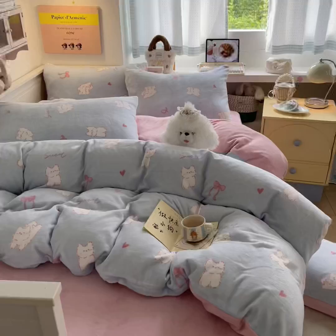 91家纺网 家纺一手货源 找家纺 桃子家居 2025新款A类ins小清新少女奶油卡通可爱加厚牛奶绒四件套 绒-蓝甜心猫咪