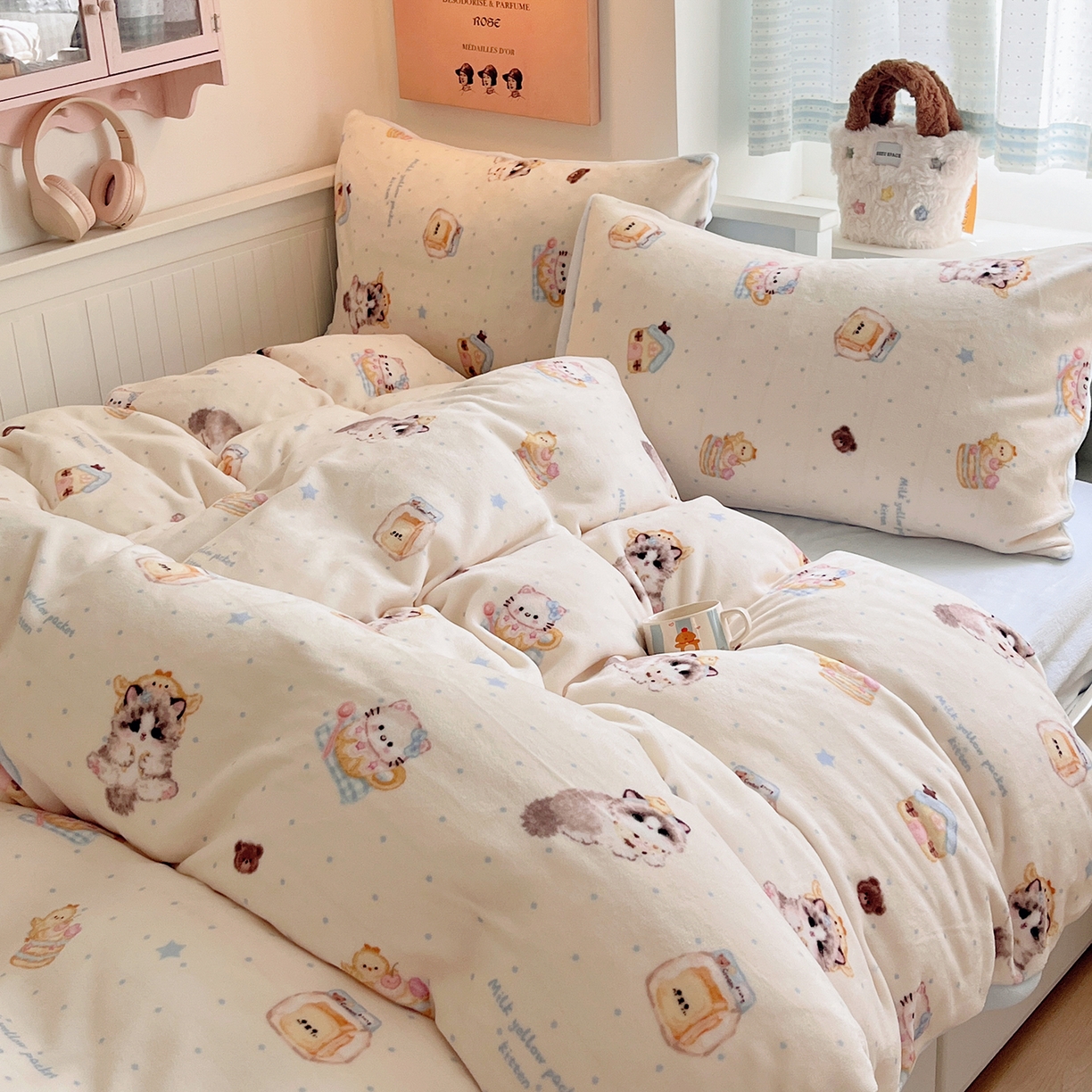 91家纺网 家纺一手货源 找家纺 桃子家居 2025新款A类ins小清新少女奶油卡通可爱加厚牛奶绒四件套 绒-猫咪日记