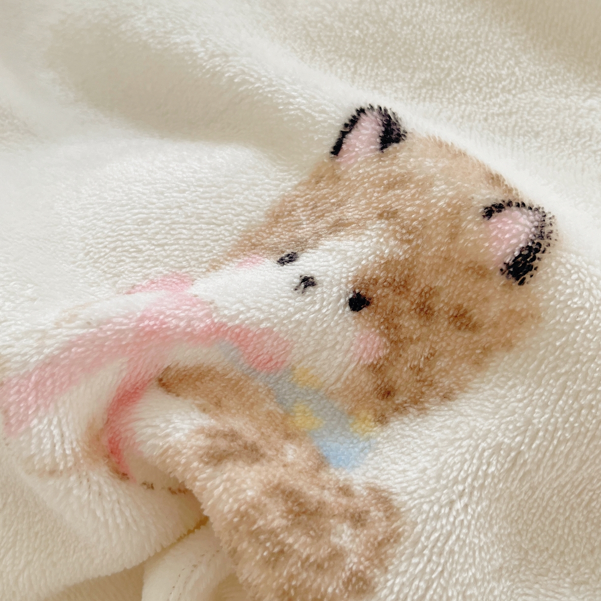 91家纺网 家纺一手货源 找家纺 桃子家居 2025新款A类ins小清新少女奶油卡通可爱加厚牛奶绒四件套 绒-奶粉喵